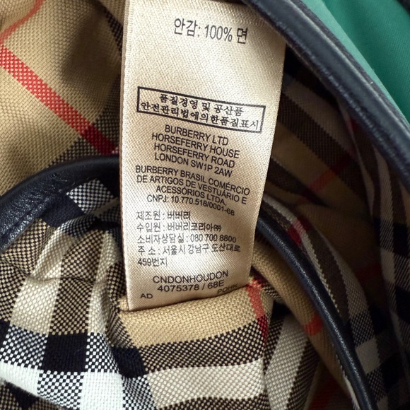 Burberry Children's backpack with a monster. - Picture 11 of 12